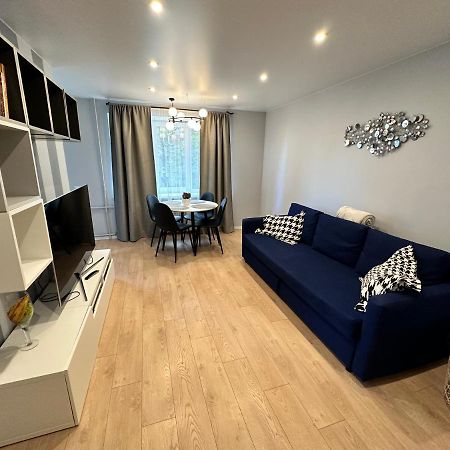 Parkside Escape: Stylish 1-Br Lejlighed Riga Eksteriør billede