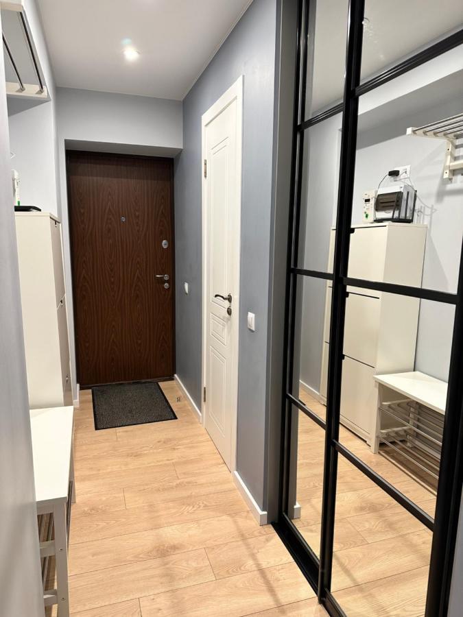 Parkside Escape: Stylish 1-Br Lejlighed Riga Eksteriør billede