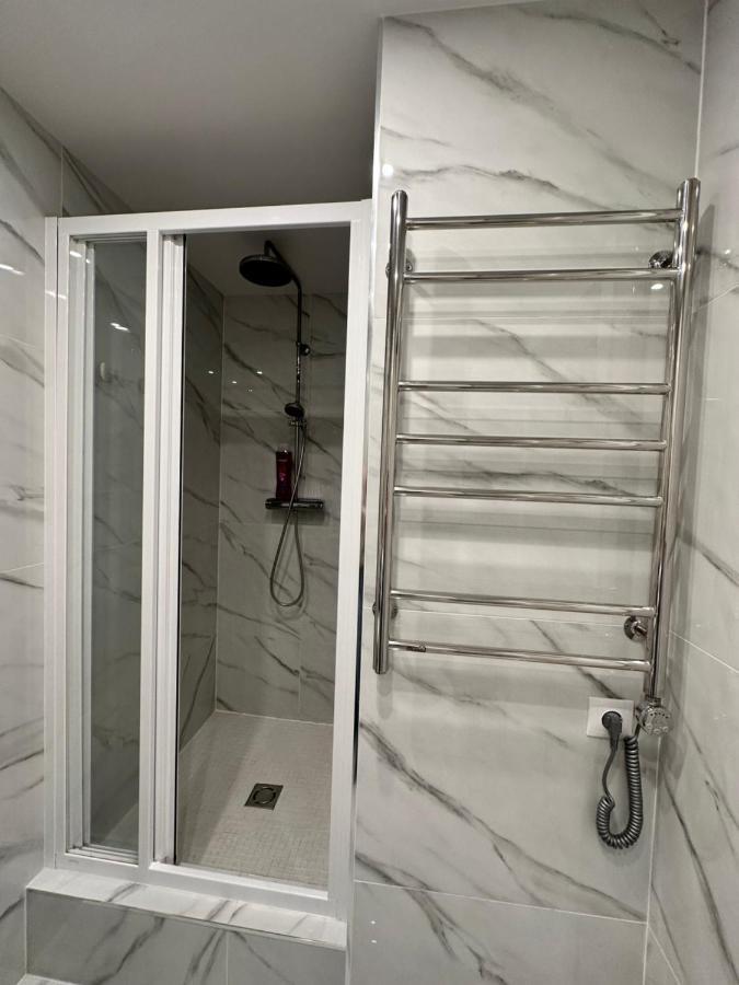 Parkside Escape: Stylish 1-Br Lejlighed Riga Eksteriør billede
